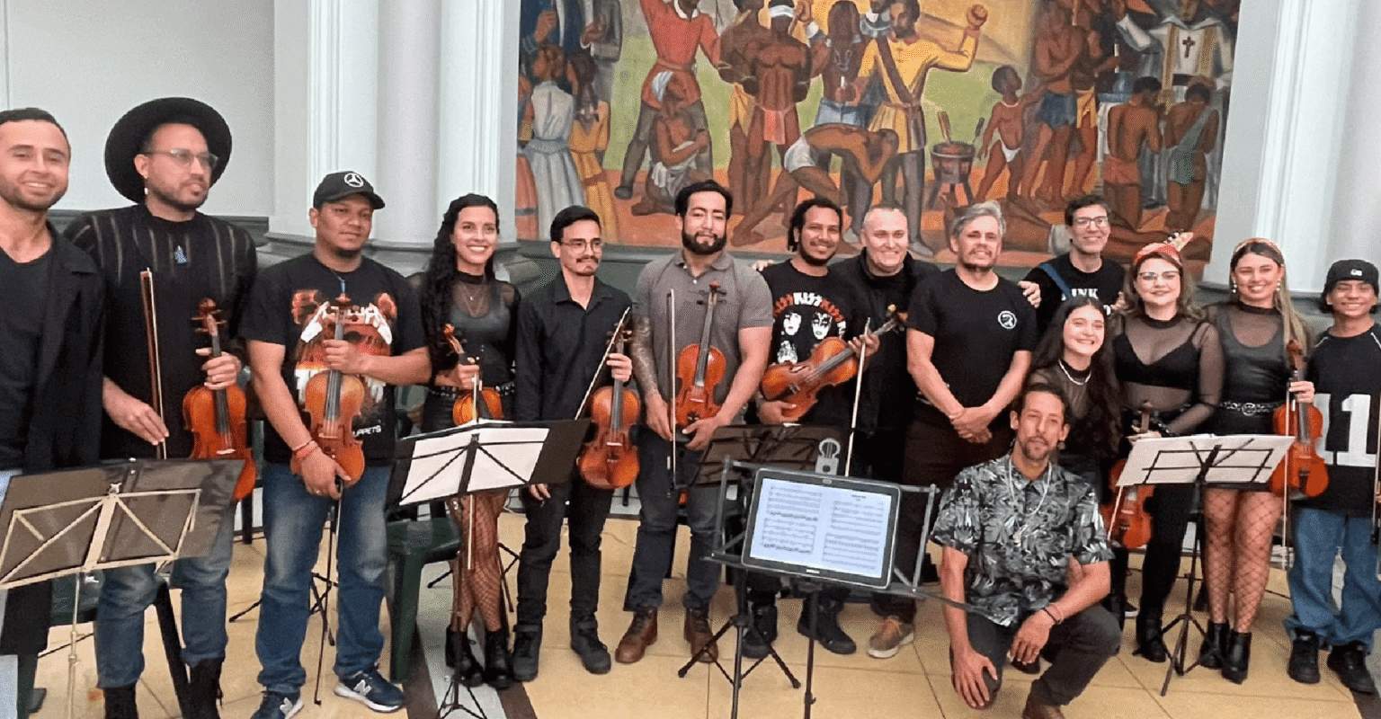 Mesa de trabajo 3insta